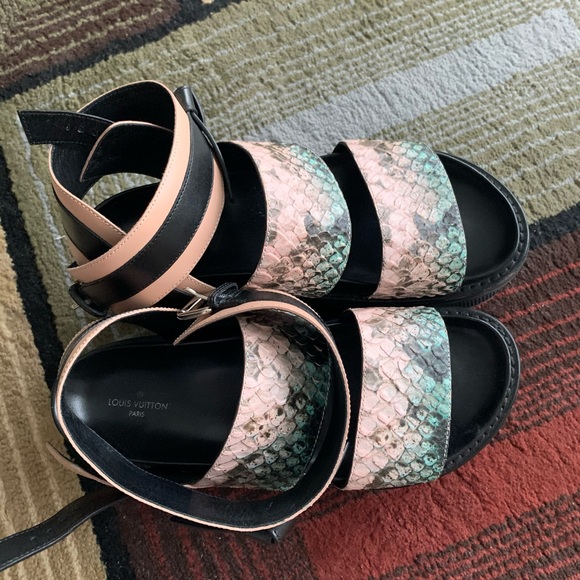 Louis Vuitton Gladiator platform shoes 9 - Picture 8 of 8